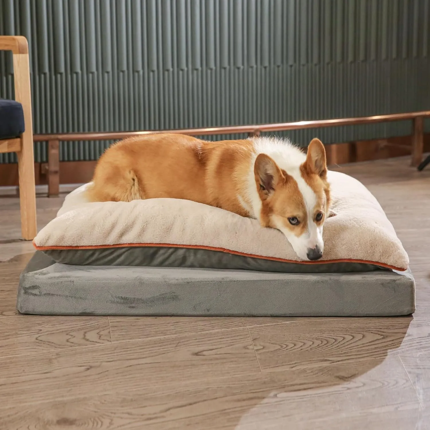 Amazon Basics Orthopedic Dog Bed for Dogs up to 90lbs, Cooling Gel Memory Foam, Non-Slip Bottom with Machine Washable Removable Cover, 40" X 30" X 8.5", Grey