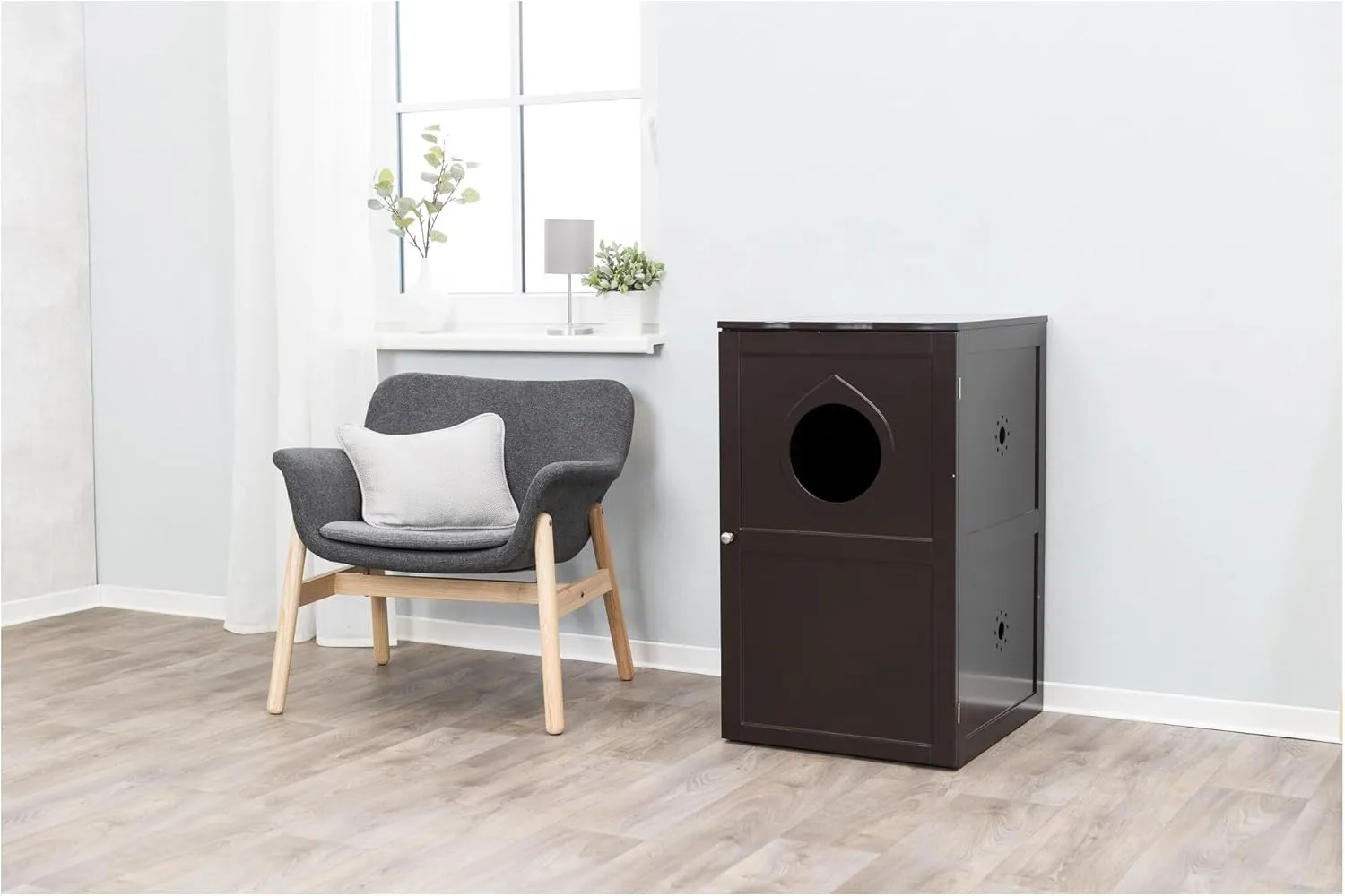 TRIXIE 2 Story Furniture Litter Box Enclosure (Espresso Brown), Hidden Litter Box for Cats, Double Layer, Big Front Door for Easy Cleaning, Large Hole for Easy Entry, Use as Side Table or Nightstand